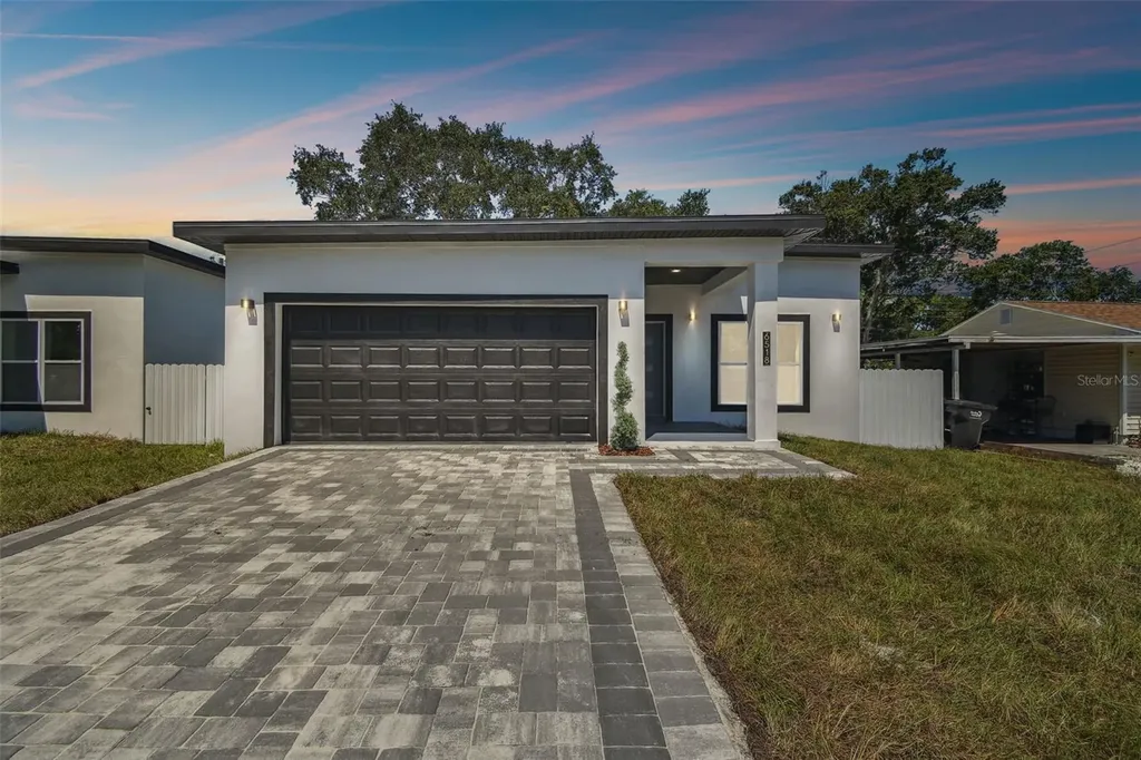 6518 29th Street N St Petersburg FL 33702