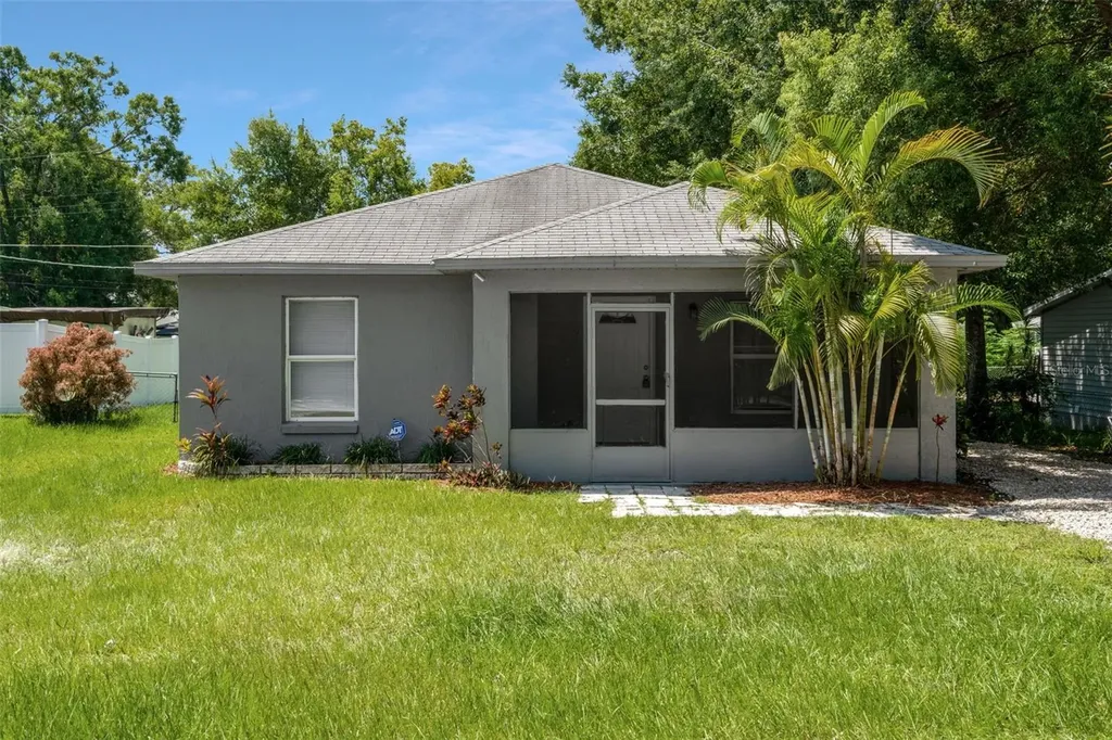 212 Pike Street Auburndale FL 33823