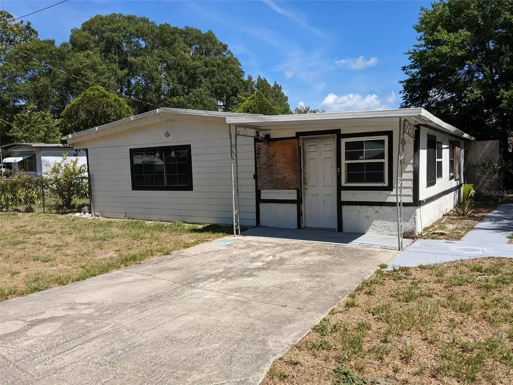 914 Cr 483 Lake Panasoffkee FL 33538