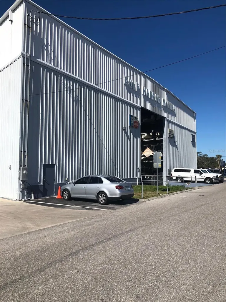 100 Circuit Road Nokomis FL 34275
