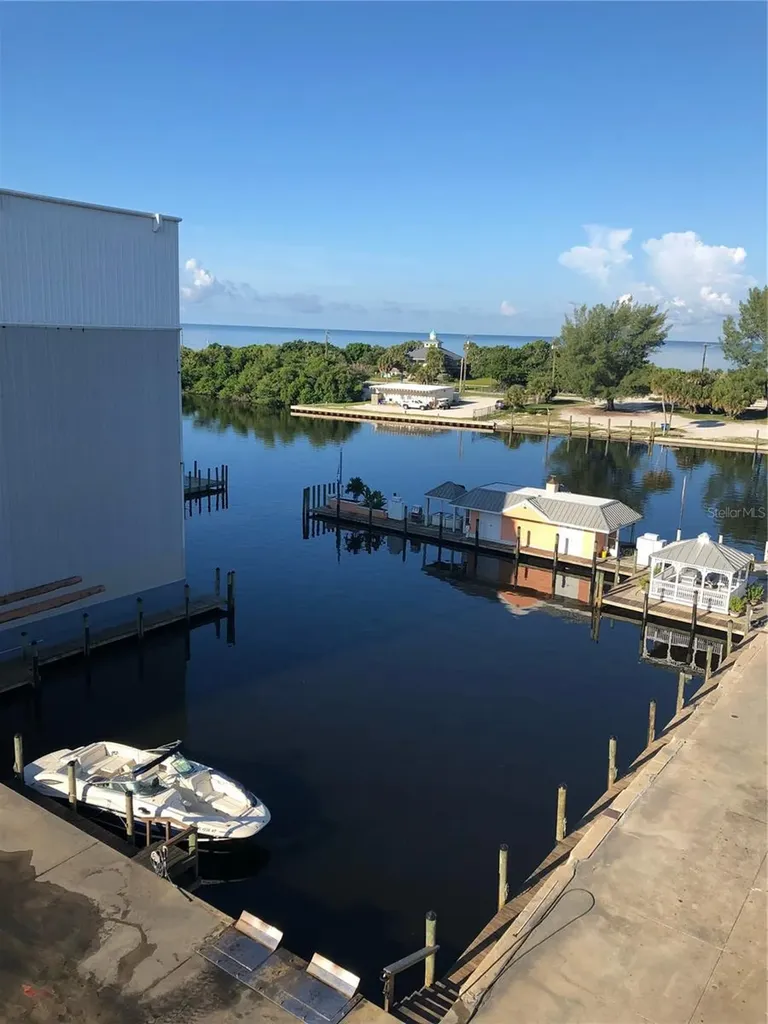 100 Circuit Road Nokomis FL 34275