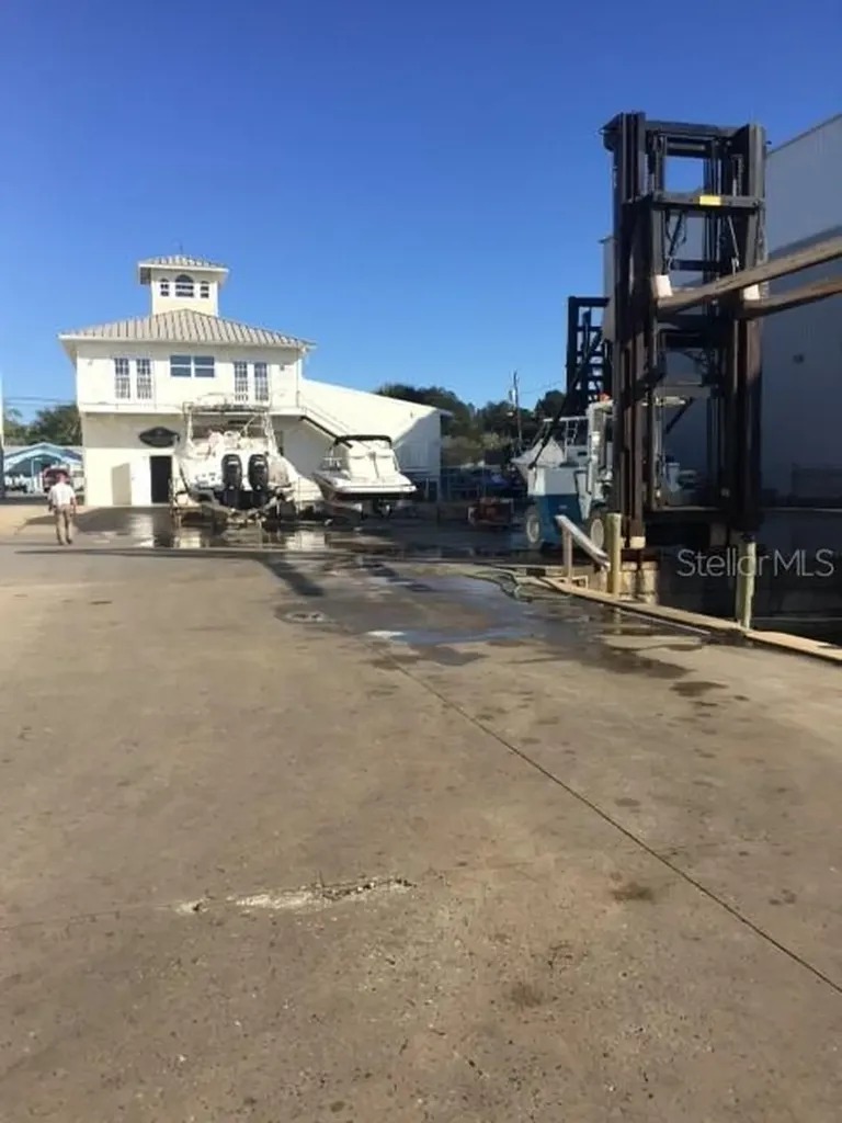 100 Circuit Road Nokomis FL 34275