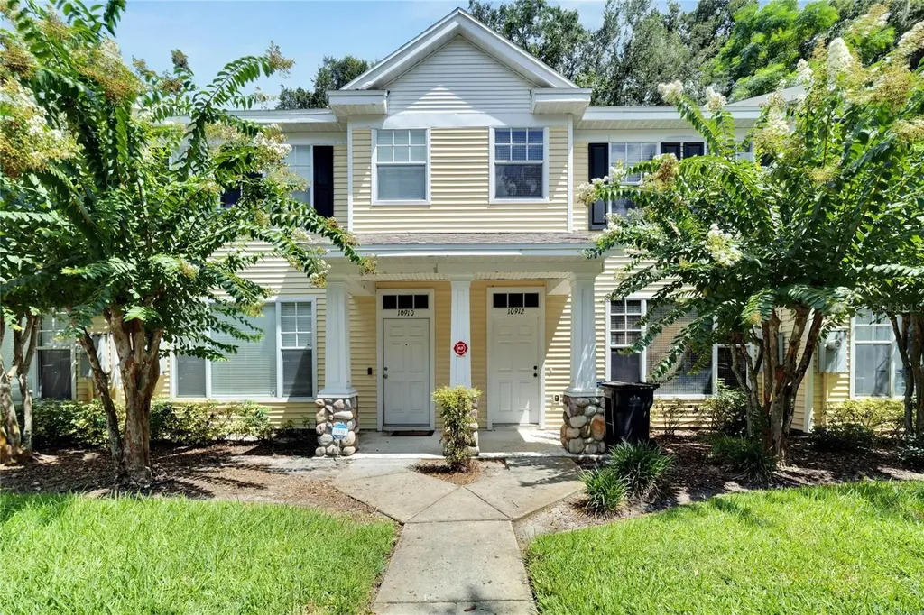 10910 Black Swan Court Seffner FL 33584