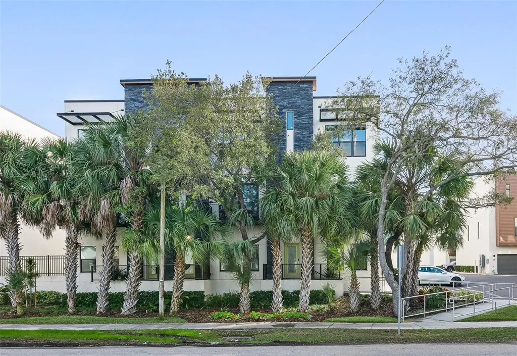 4810 W Mcelroy Avenue Tampa FL 33611