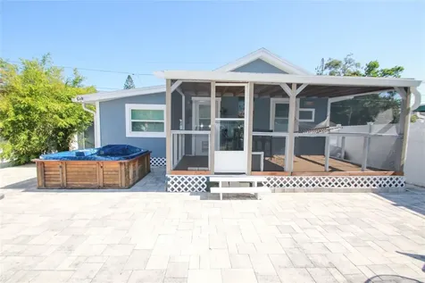 635 34th Avenue N St Petersburg FL 33704