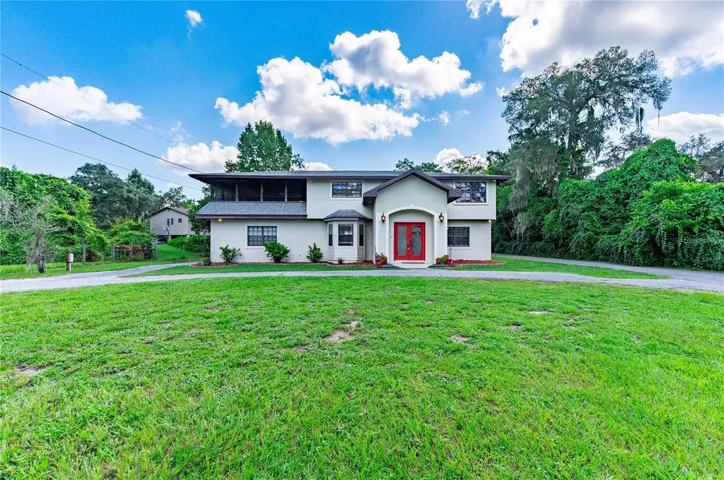 5610 Cyril Drive Dade City FL 33523