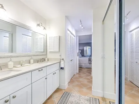 720 Bayport Way Longboat Key FL 34228