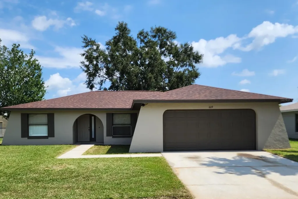 609 Estrada Lane Kissimmee FL 34758