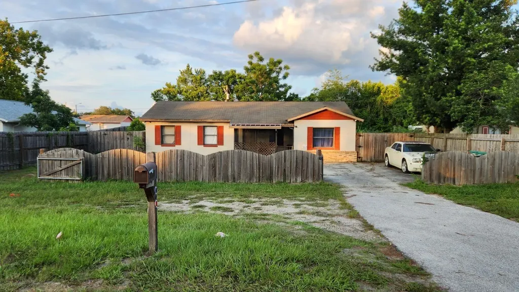 6207 Mount Plymouth Road Apopka FL 32712