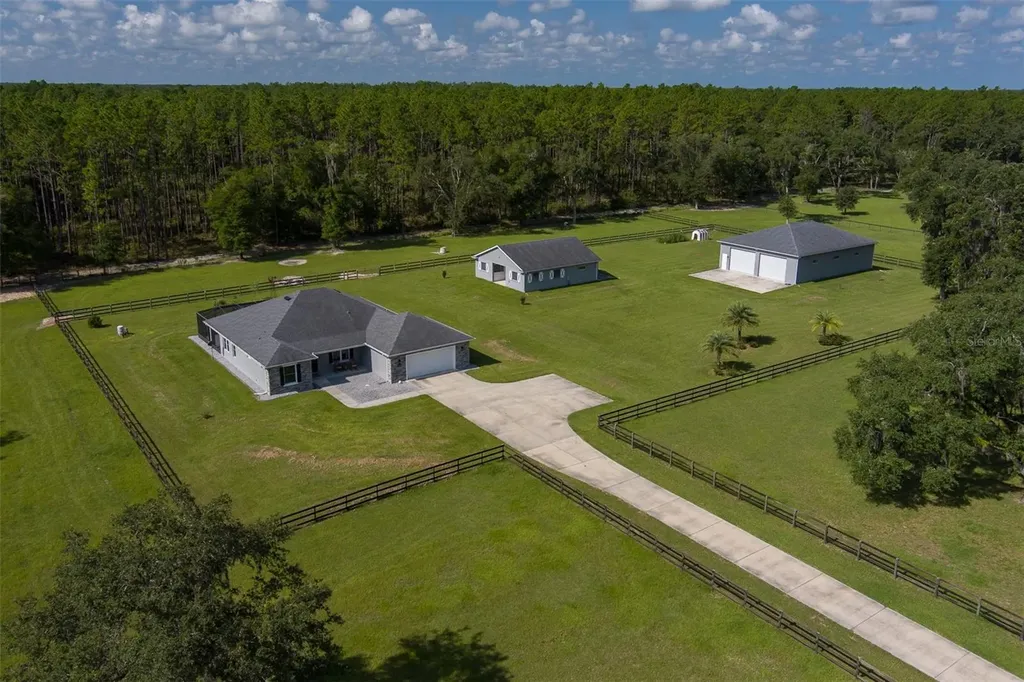11620 SW Highway 484 Dunnellon FL 34432