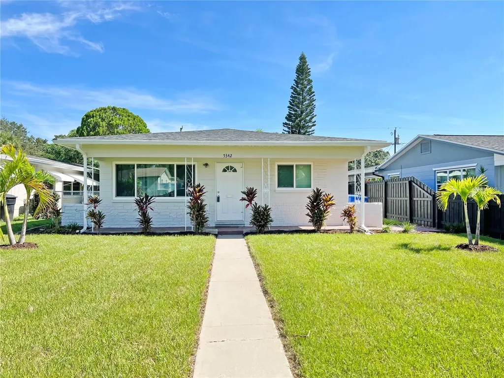5342 8th Avenue N St Petersburg FL 33710