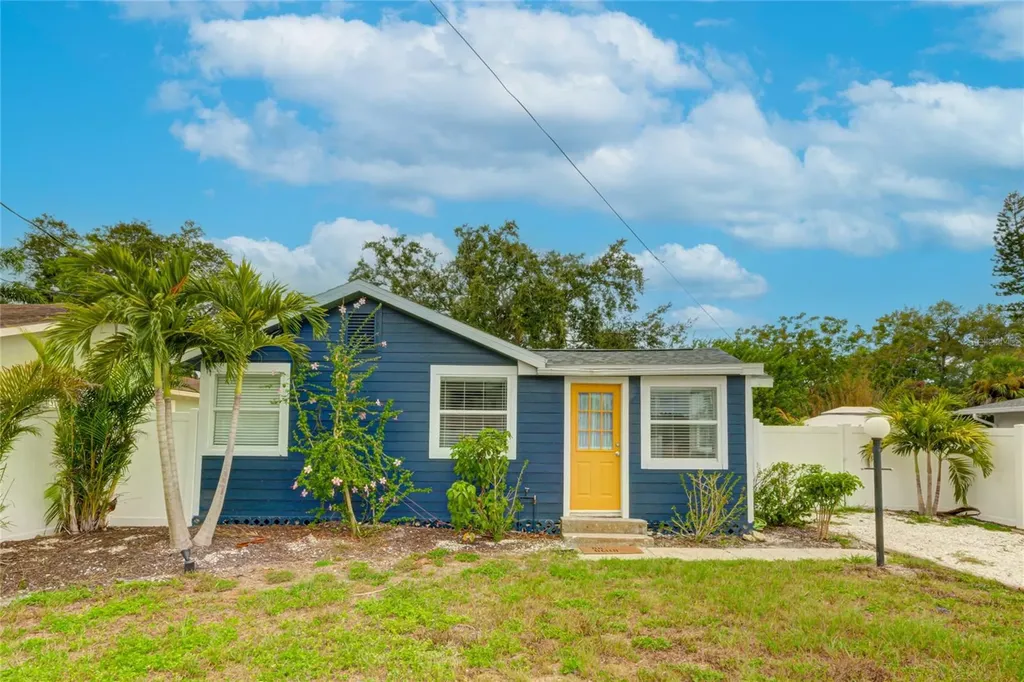 2432 Arapaho Street Sarasota FL 34231