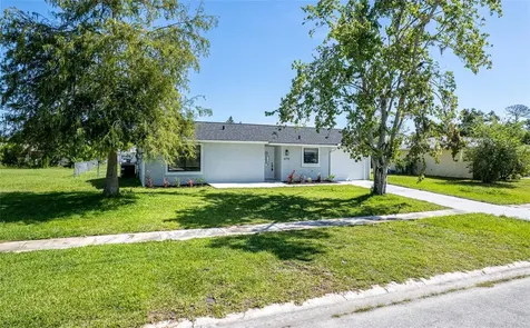 6774 Myrtlewood Road North Port FL 34287