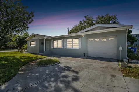 100 74th Avenue N St Petersburg FL 33702