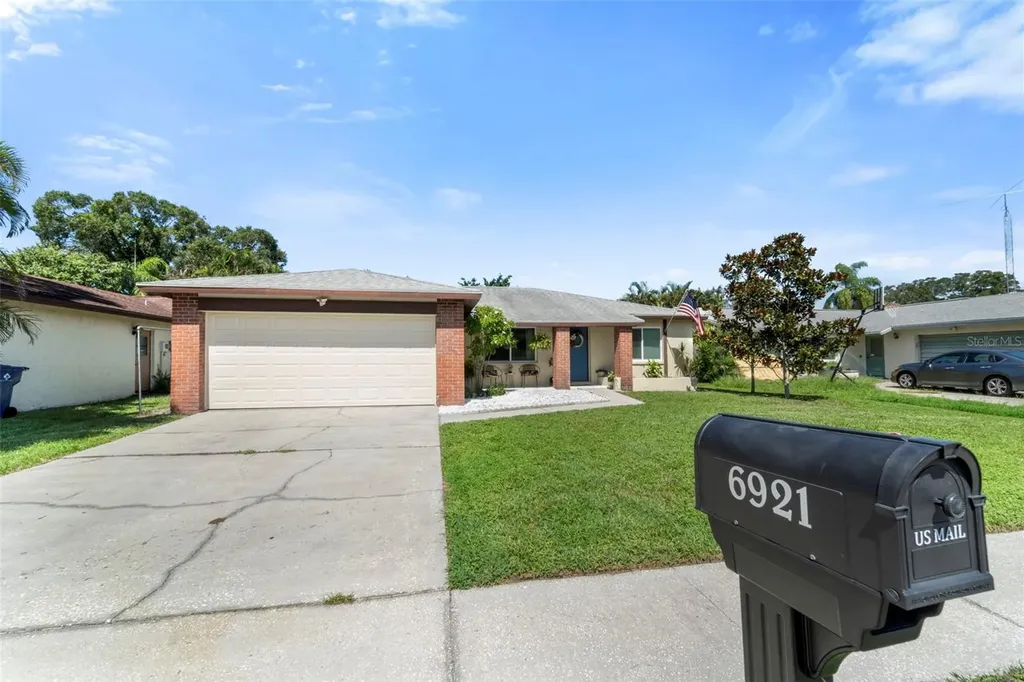 6921 Cedar Ridge Drive N Pinellas Park FL 33781