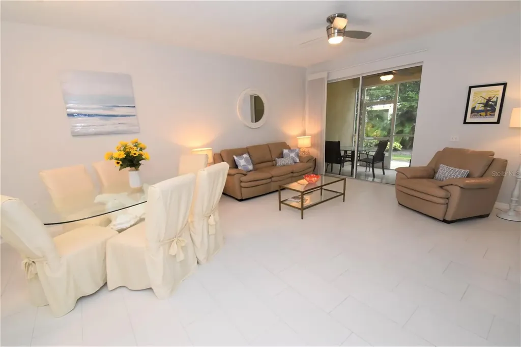 4235 Castlebridge Lane Sarasota FL 34238