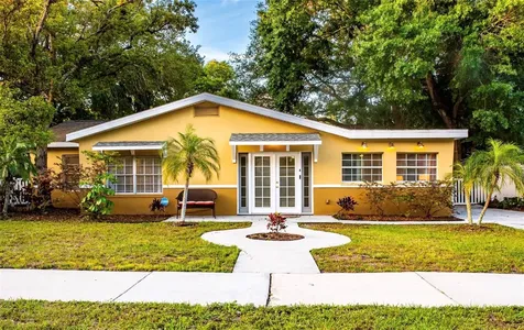 2806 W Bay Haven Drive Tampa FL 33611