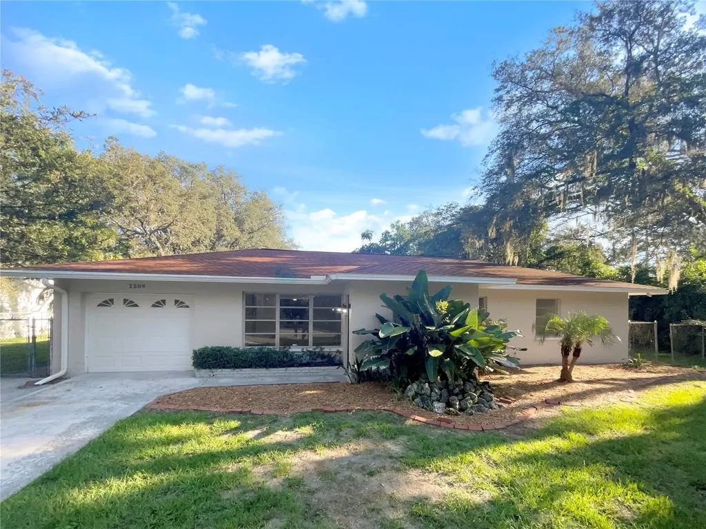 2509 Lake Ellen Drive Tampa FL 33618