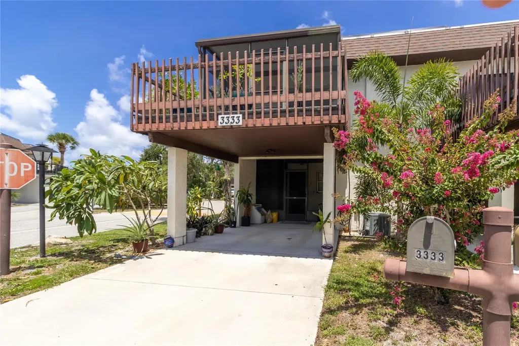 3333 Ramblewood Place Sarasota FL 34237