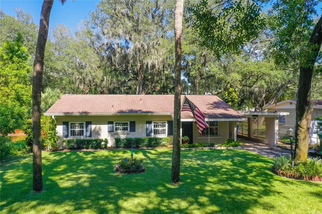 6814 S Shamrock Road Tampa FL 33616