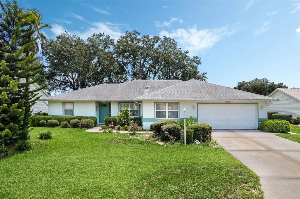 26740 Racquet Circle Leesburg FL 34748