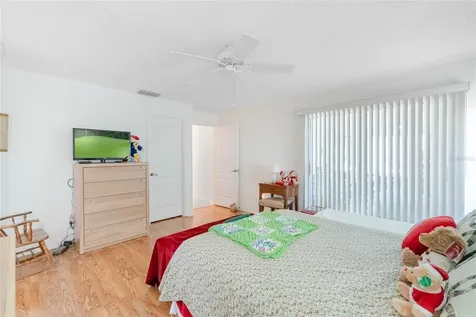 26740 Racquet Circle Leesburg FL 34748
