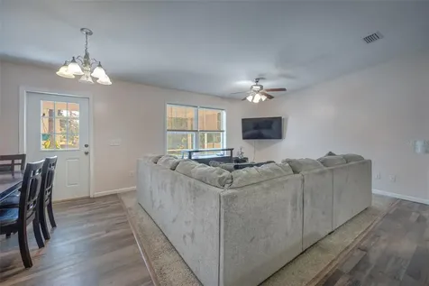 1845 9th Avenue Deland FL 32724