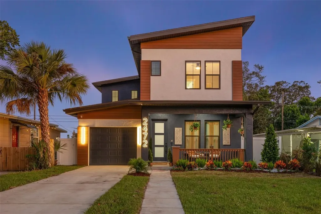 2472 18th Avenue N St Petersburg FL 33713