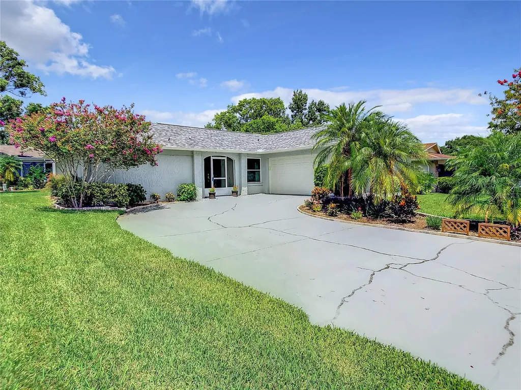 2835 Thistle Court E Palm Harbor FL 34684
