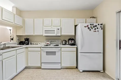 2246 Lake Woodberry Circle Brandon FL 33510