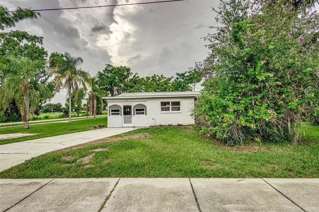 822 S Lanier Avenue Fort Meade FL 33841