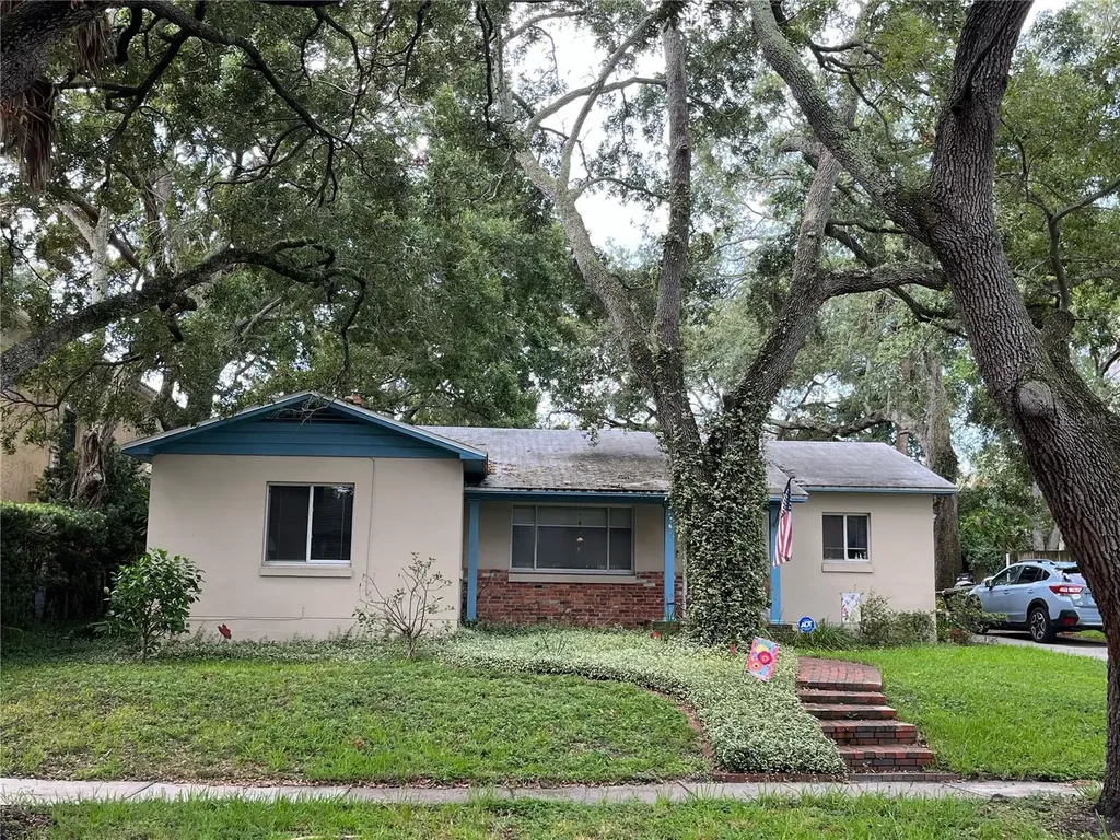 2936 W Lawn Avenue Tampa FL 33611