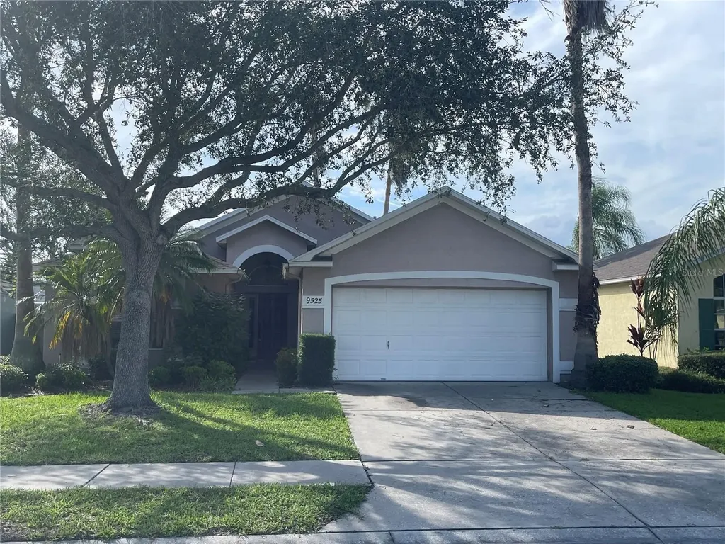 9525 Hamlet Lane Tampa FL 33635