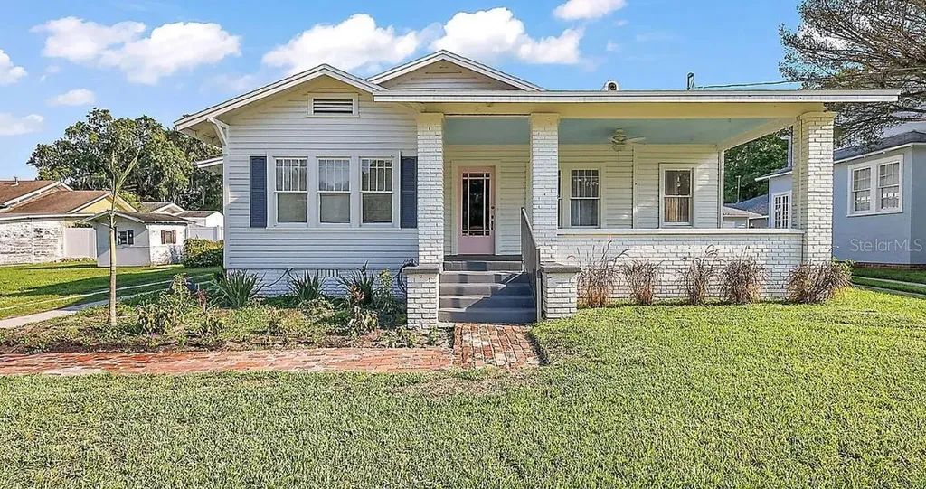 1107 W Line Street Leesburg FL 34748