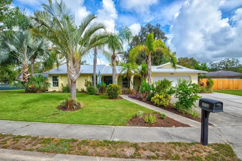 3738 Kingswood Drive Sarasota FL 34232