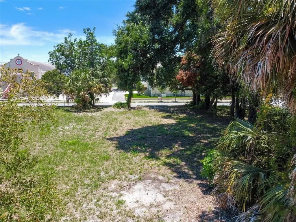 940 E 11th Avenue Tampa FL 33605