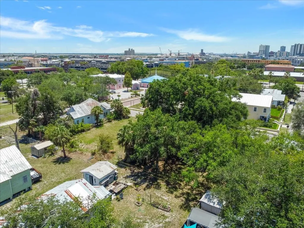 940 E 11th Avenue Tampa FL 33605