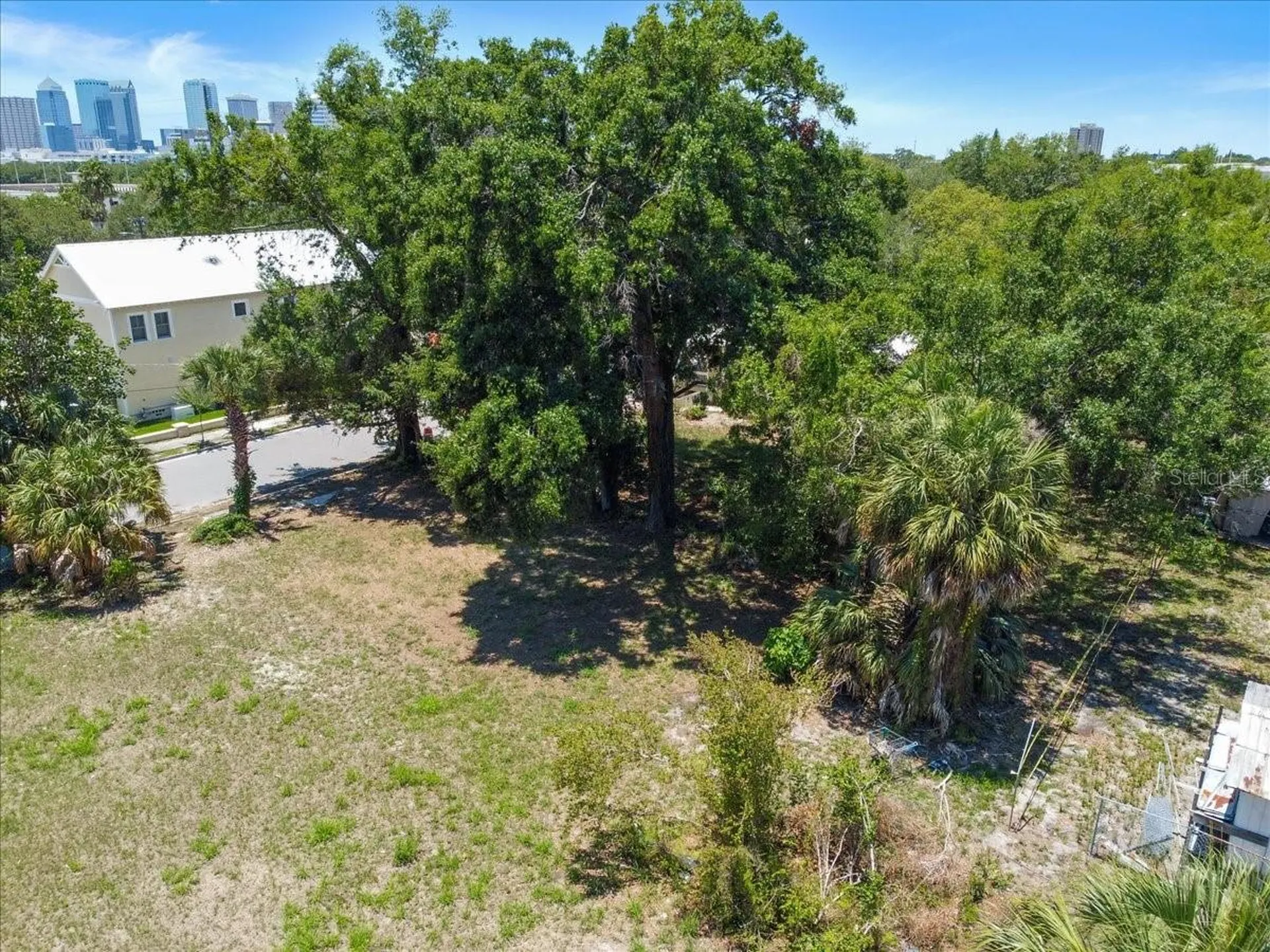 940 E 11th Avenue Tampa FL 33605
