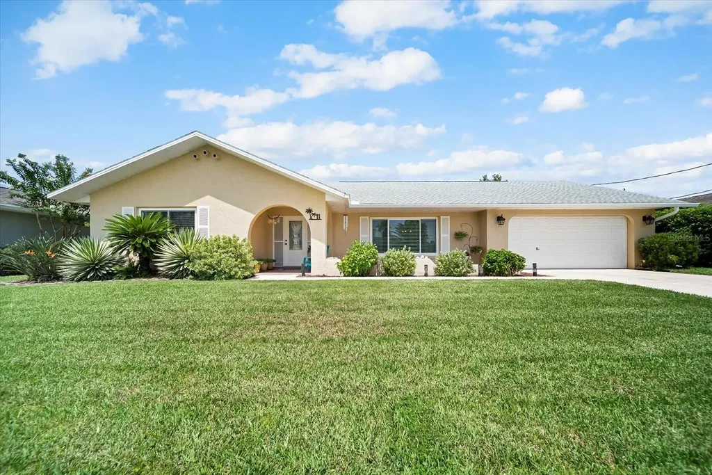 11 Clarendon Court S Palm Coast FL 32137