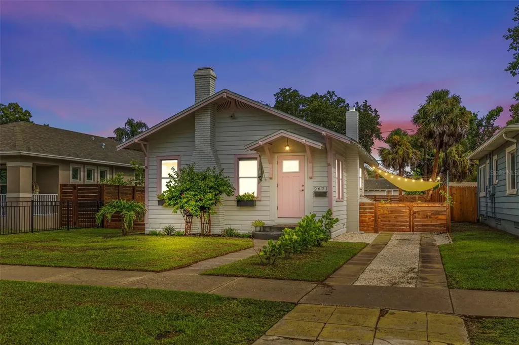 2621 3rd Avenue N St Petersburg FL 33713