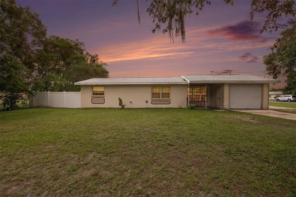 4853 18th Street Zephyrhills FL 33542