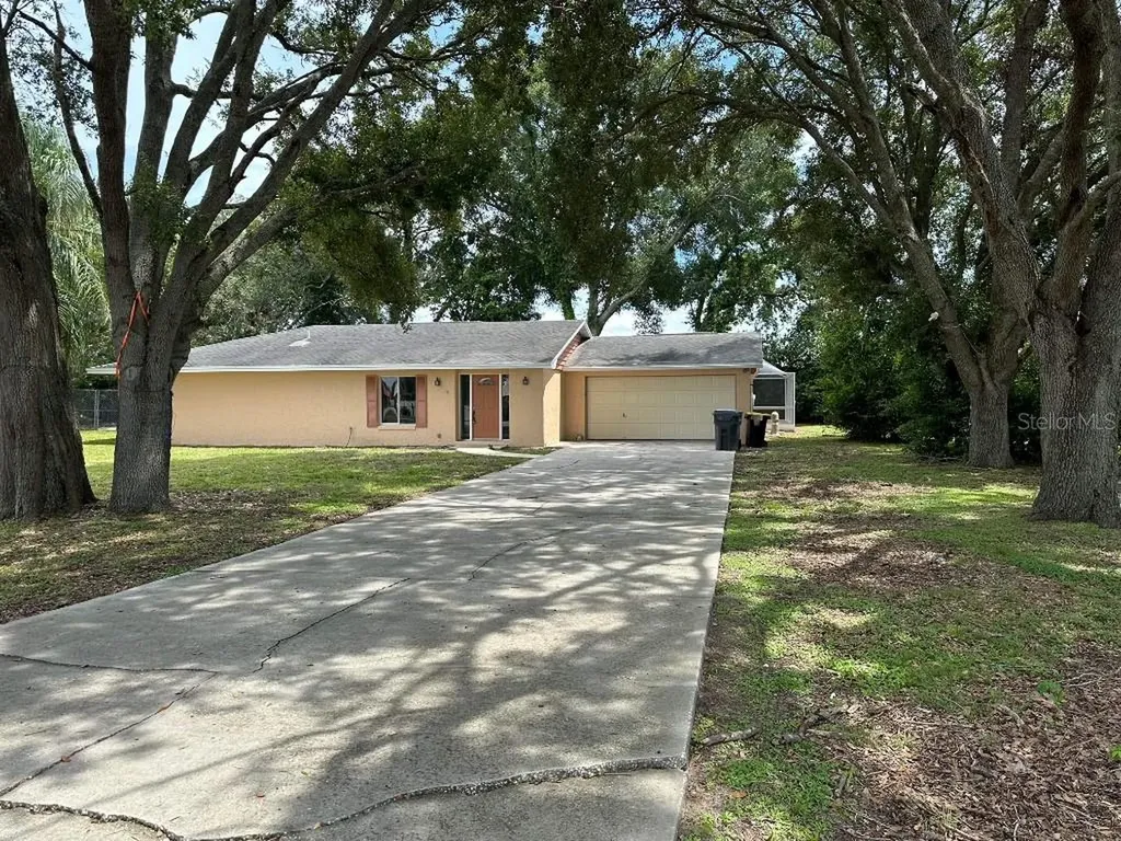 4453 Iris Street N Lakeland FL 33813