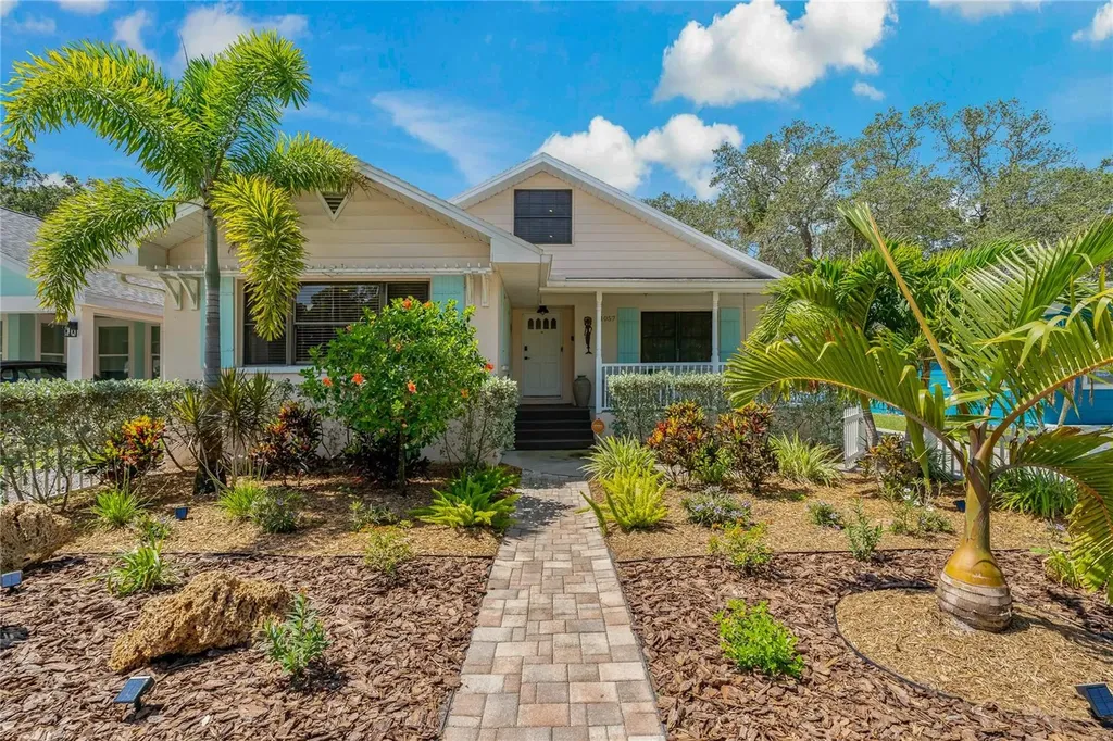 1057 Sedeeva Street Clearwater FL 33755