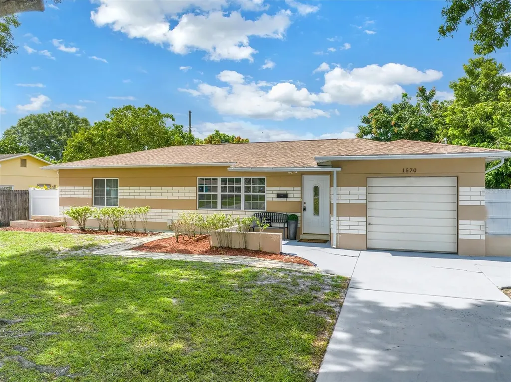 1570 63rd Avenue N St Petersburg FL 33702