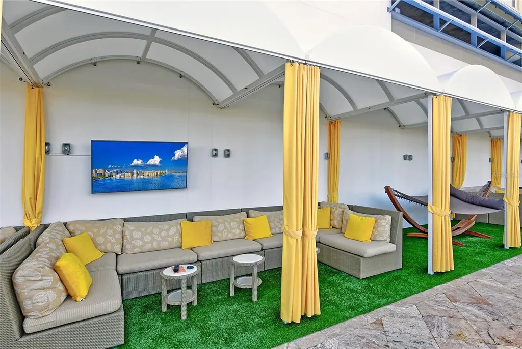 915 Seaside Drive Sarasota FL 34242