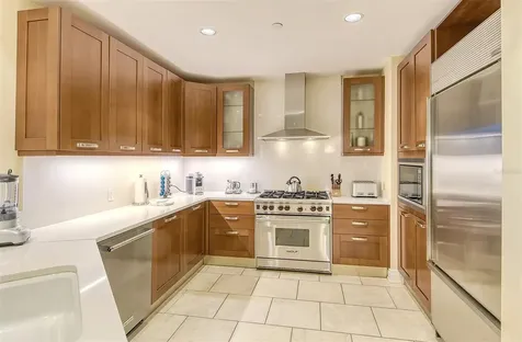 915 Seaside Drive Sarasota FL 34242