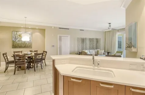 915 Seaside Drive Sarasota FL 34242