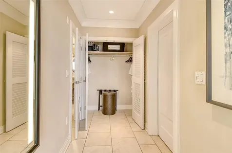 915 Seaside Drive Sarasota FL 34242