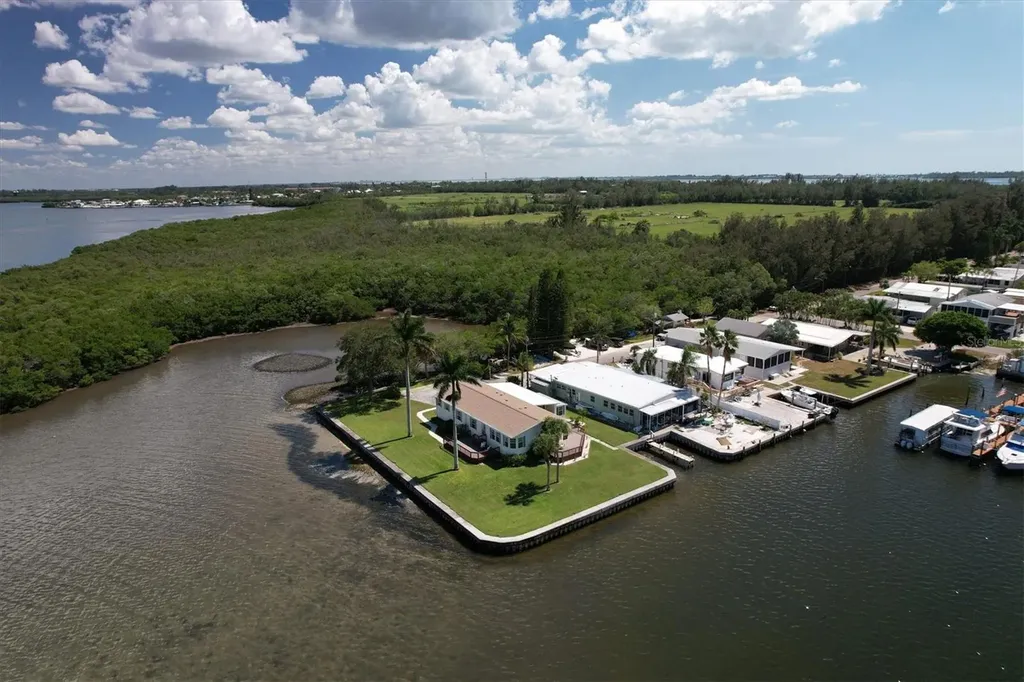 3512 115th Street W Bradenton FL 34210