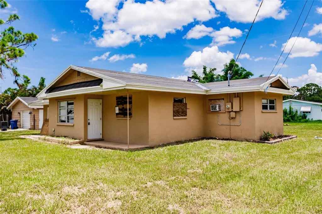 898 Pine Street Englewood FL 34223